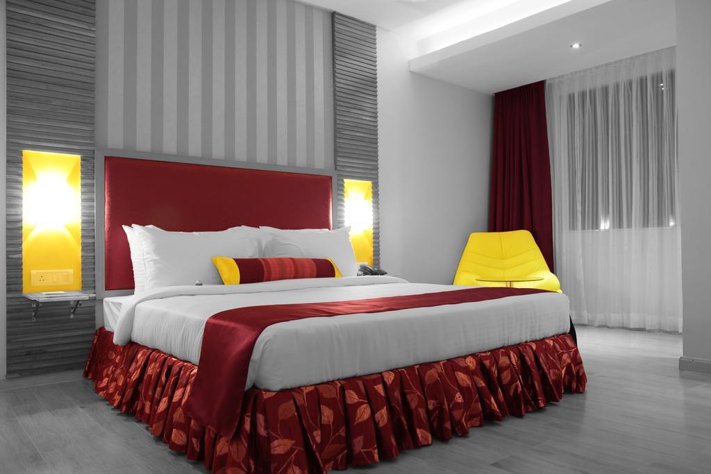 The Purple Leaf Hotels Хидерабад Екстериор снимка