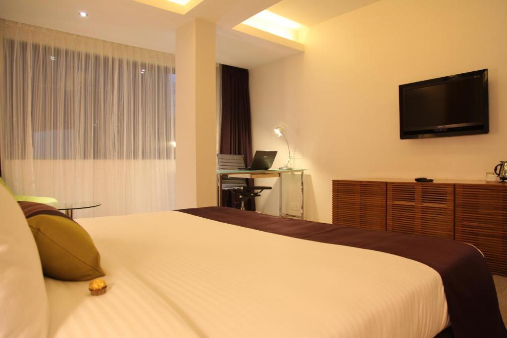 The Purple Leaf Hotels Хидерабад Екстериор снимка