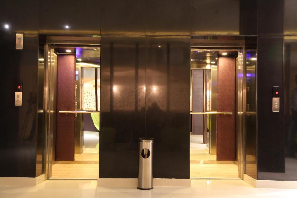 The Purple Leaf Hotels Хидерабад Екстериор снимка